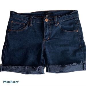 Forever 21 denim jean shorts dark wash Women’s Size 26